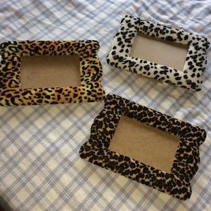 3 leopard picture frames